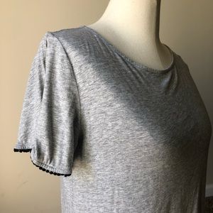 Grey shirt with split sleeves
